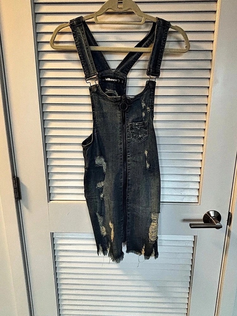Dollhouse Distressed Denim Overall skirt in Blue Size 5. High quality, has a nic